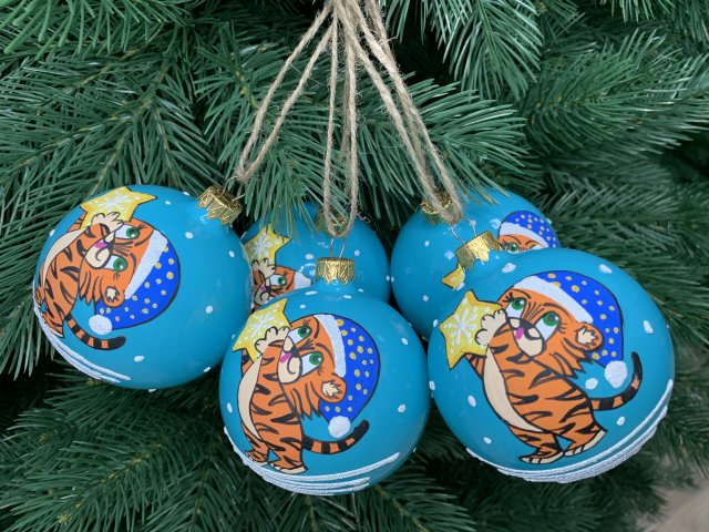 Елочный шар символ года Тигрята, набор 5 игрушек, бирюзовый, 85 мм